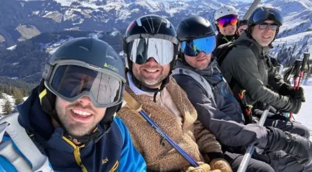 Collega's van de RK Groep in de lift winterreis 2026